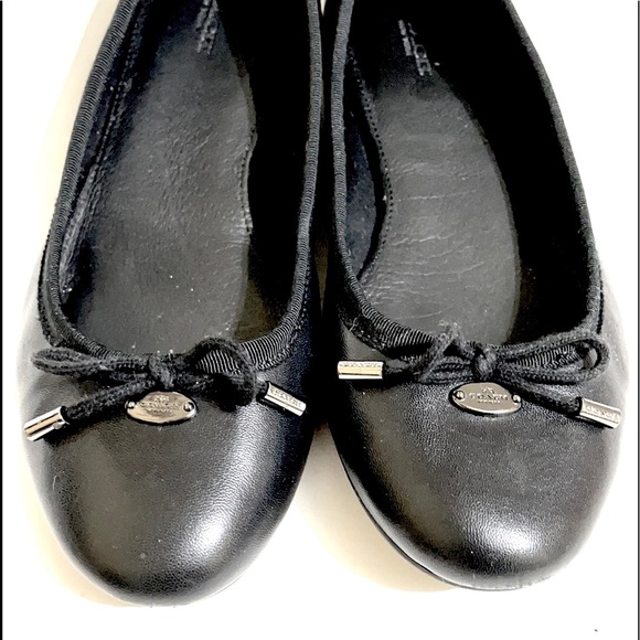 Coach ‘Lara’ Charm and Bow Detail Leather Ballet Flats Size 7.5M - Picture 4 of 15